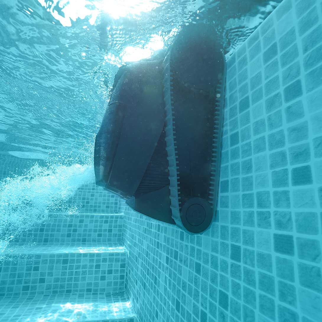Dolphin Liberty 200 Cordless Robotic Pool Cleaner